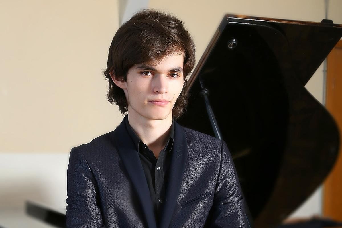 Илья Папоян